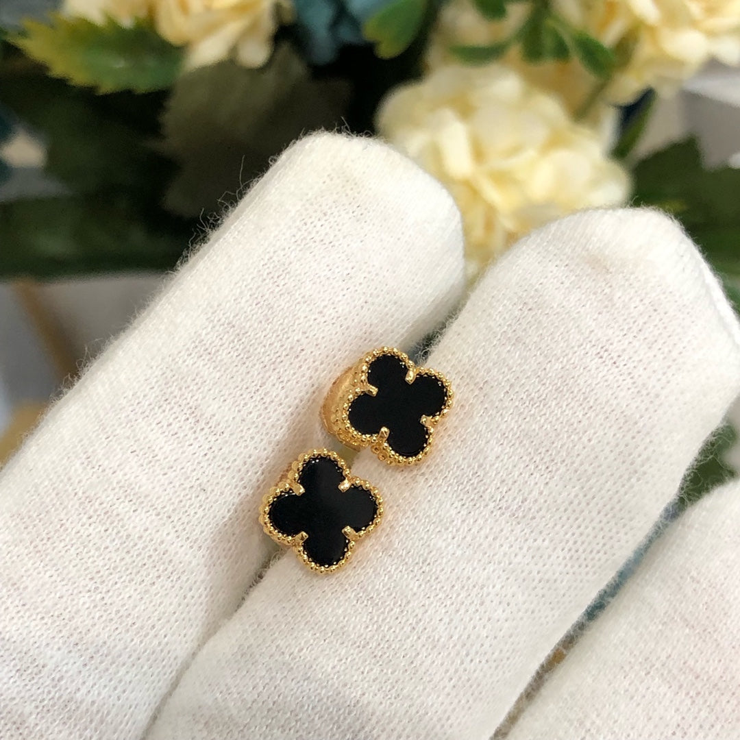 ¡®Aura Jewels¡¯CLOVER MINI GOLD EARRINGS