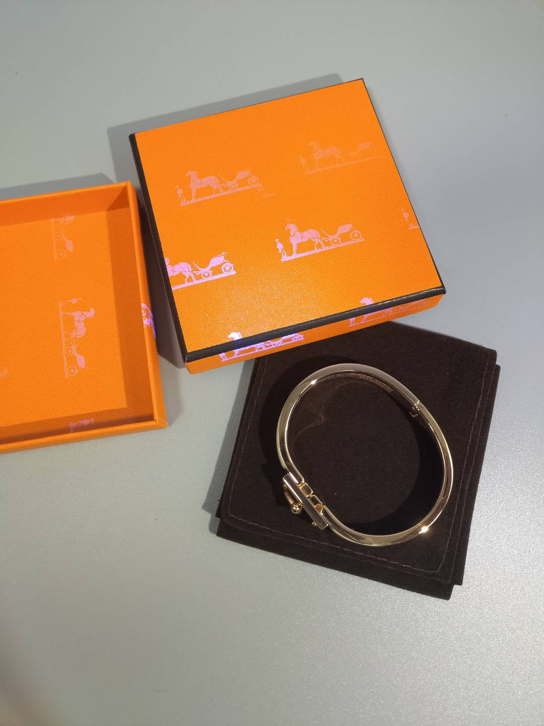 ¡®Aura Jewels¡¯H ORANGE BRACELET