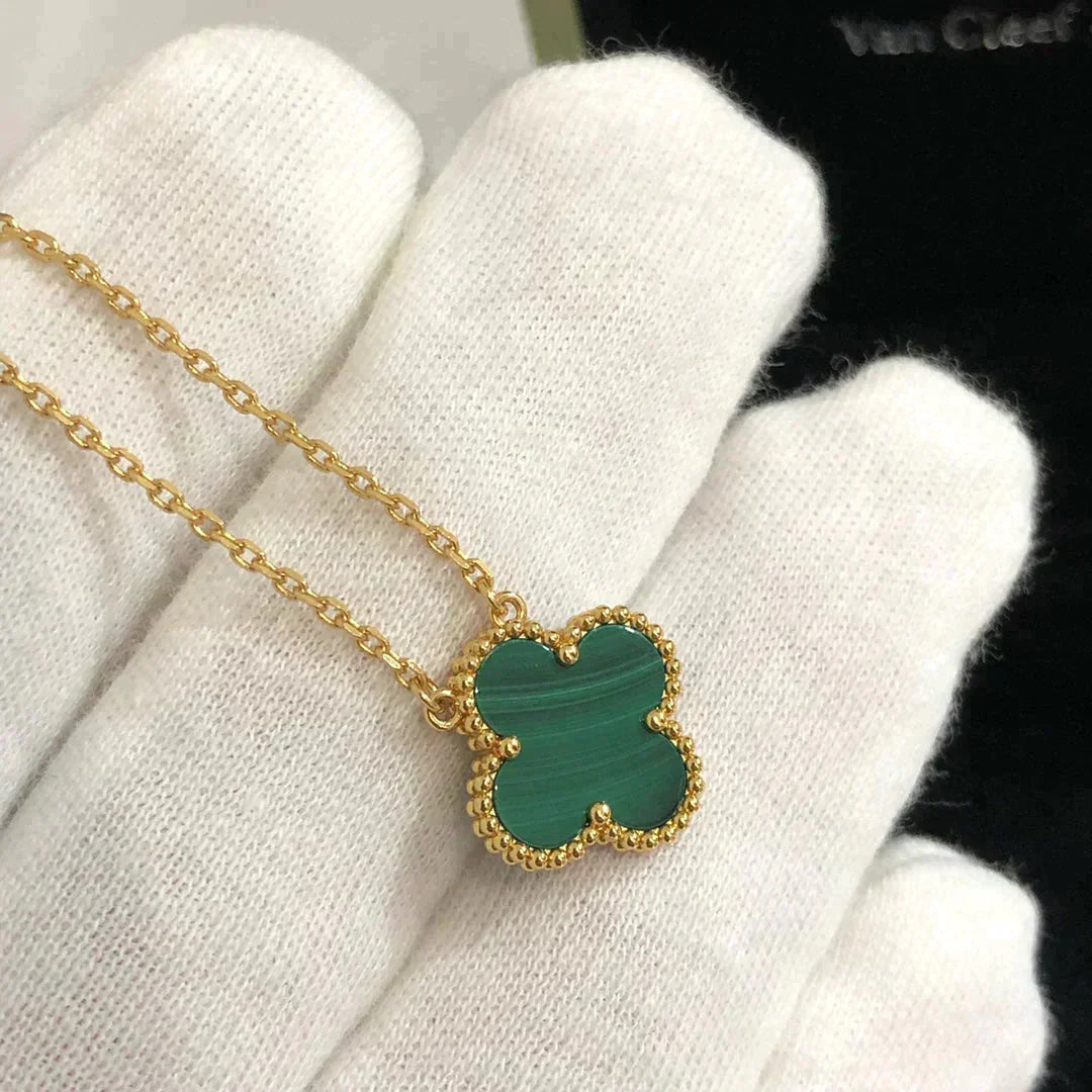 ¡®Aura Jewels¡¯CLOVER 15MM MALACHITE SINGLE FLOWER  NECKLACE
