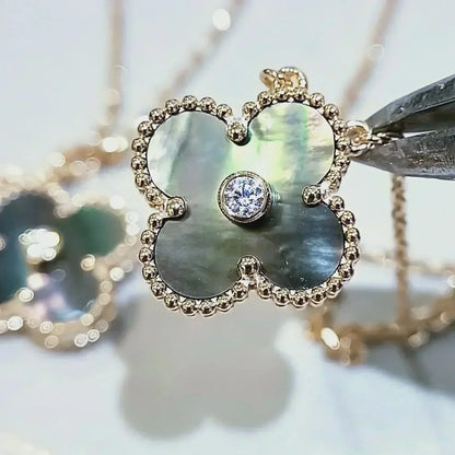 ¡®Aura Jewels¡¯CLOVER 15MM DIAMOND AND MOTHER-OF-GREY NECKLACE