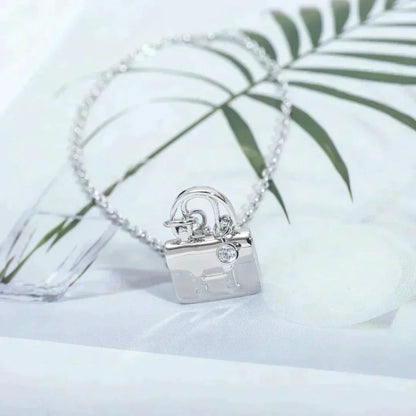 ¡®Aura Jewels¡¯AMULETTE PEDANT SILVER NECKLACE