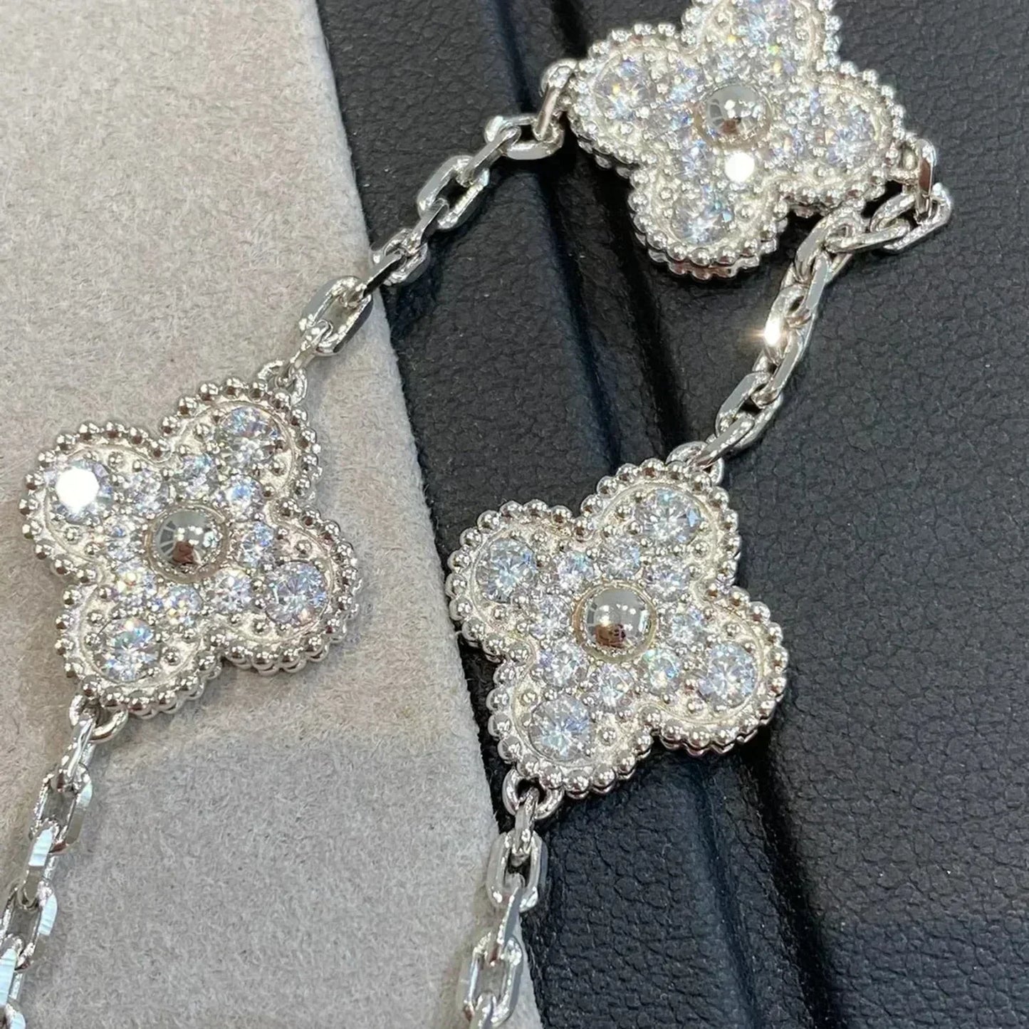 [Aura Jewels] New  CLOVER 5 MOTIF FULL DIAMOND BRACELET COLLECTION