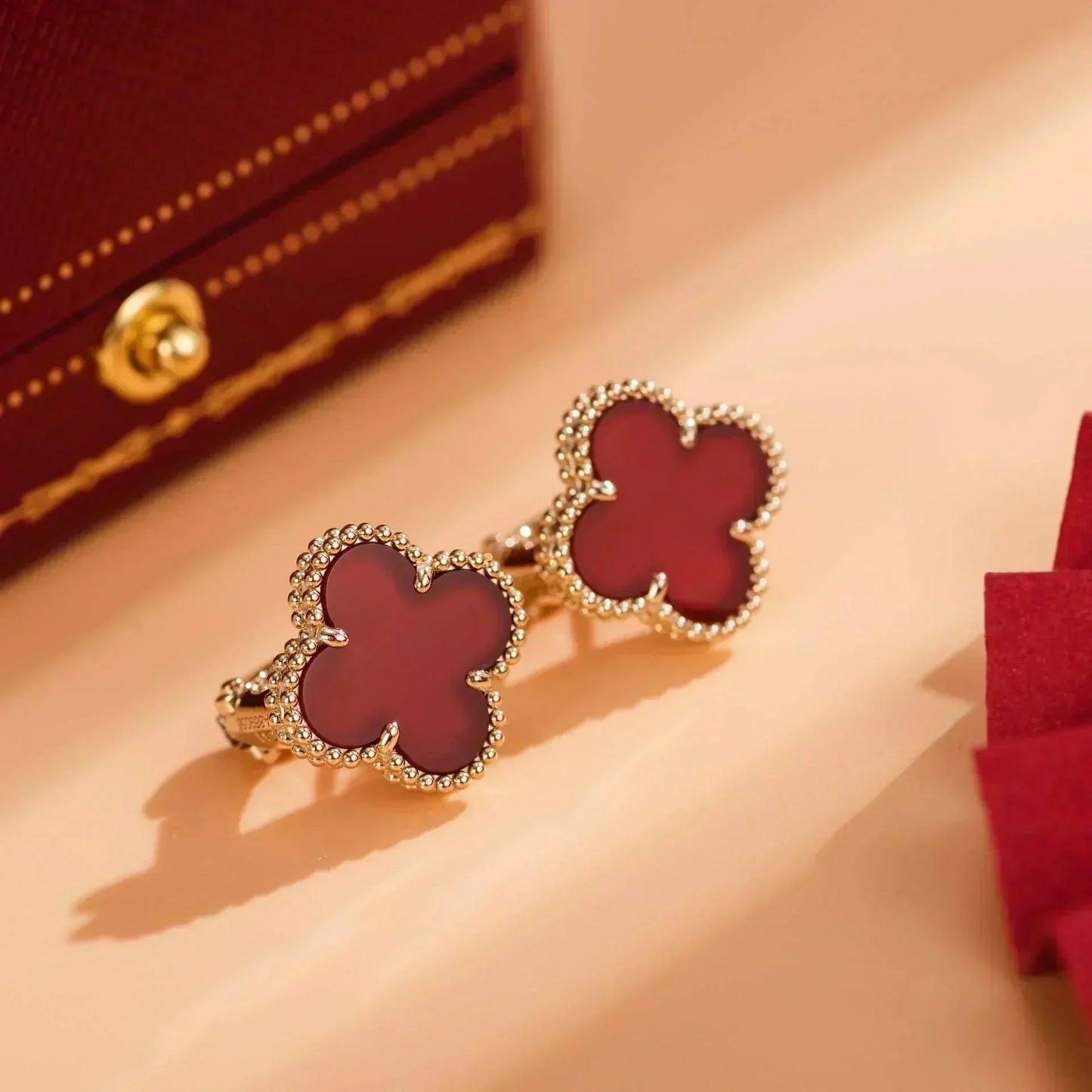 ¡®Aura Jewels¡¯CLOVER MEDIUM 1 MOTIFS CARNELIAN  EARRINGS