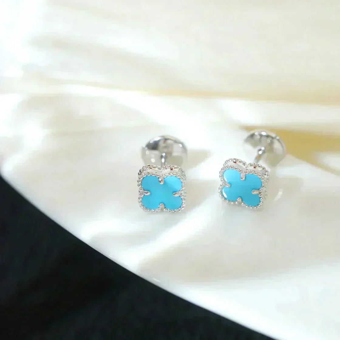 ¡®Aura Jewels¡¯CLOVER MINI 9.5MM ONYX STUD EARRINGS SILVER