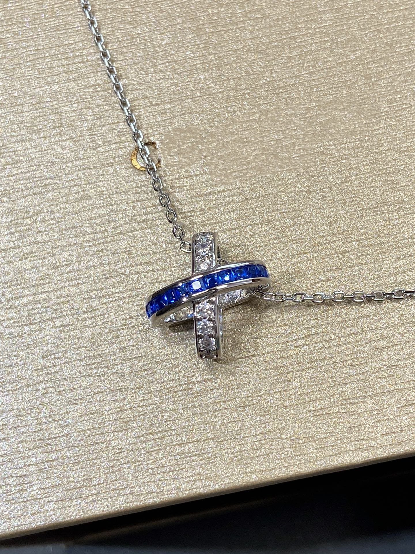 ¡®Aura Jewels¡¯LIENS DIAMOND SILVER NECKLACE