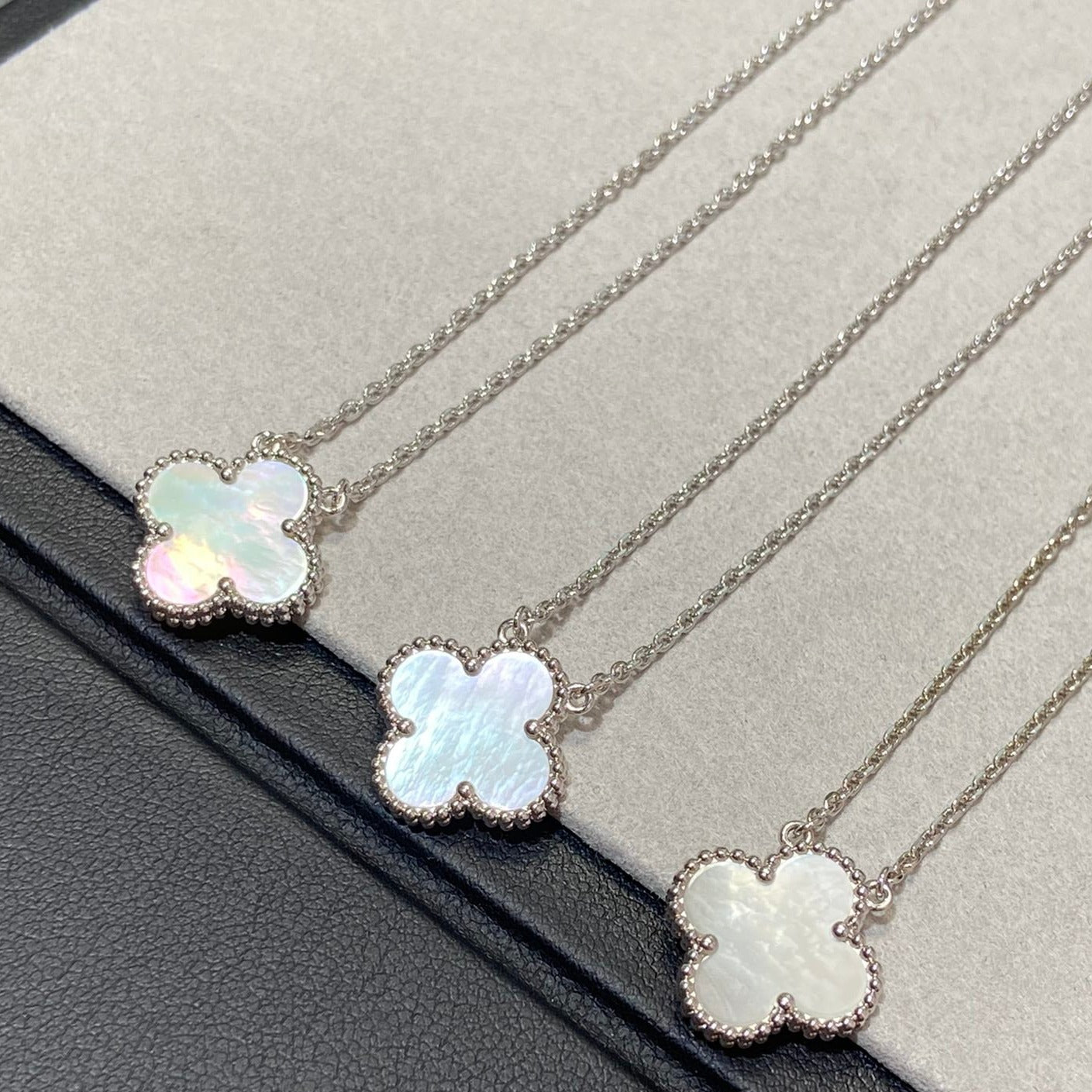 ¡®Aura Jewels¡¯CLOVER MEDIUM SILVER WHITE MOP NECKLACE