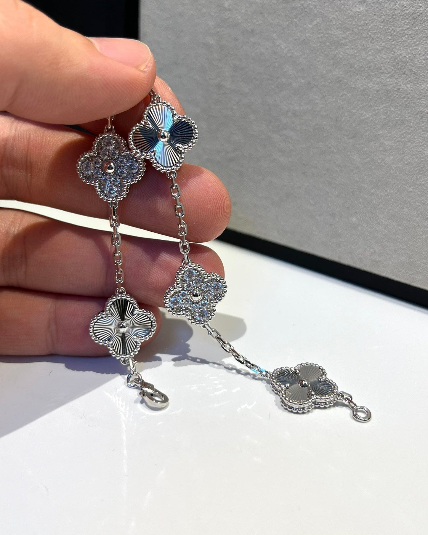 [Aura Jewels]New  CLOVER 5 MOTIF LASER BRACELET COLLECTION