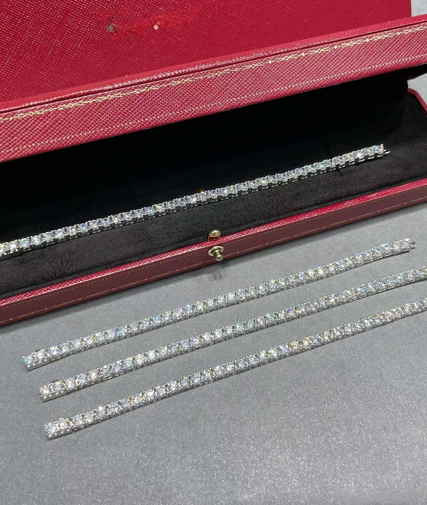 [¡®Aura Jewels¡¯]TENNIS BRACELET WITH FULL DIAMOND SETTING
