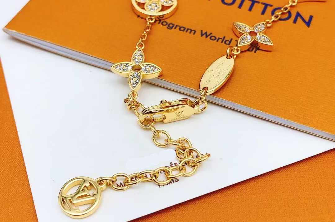 ¡®Aura Jewels¡¯Idylle Blossom Long Diamond Necklace