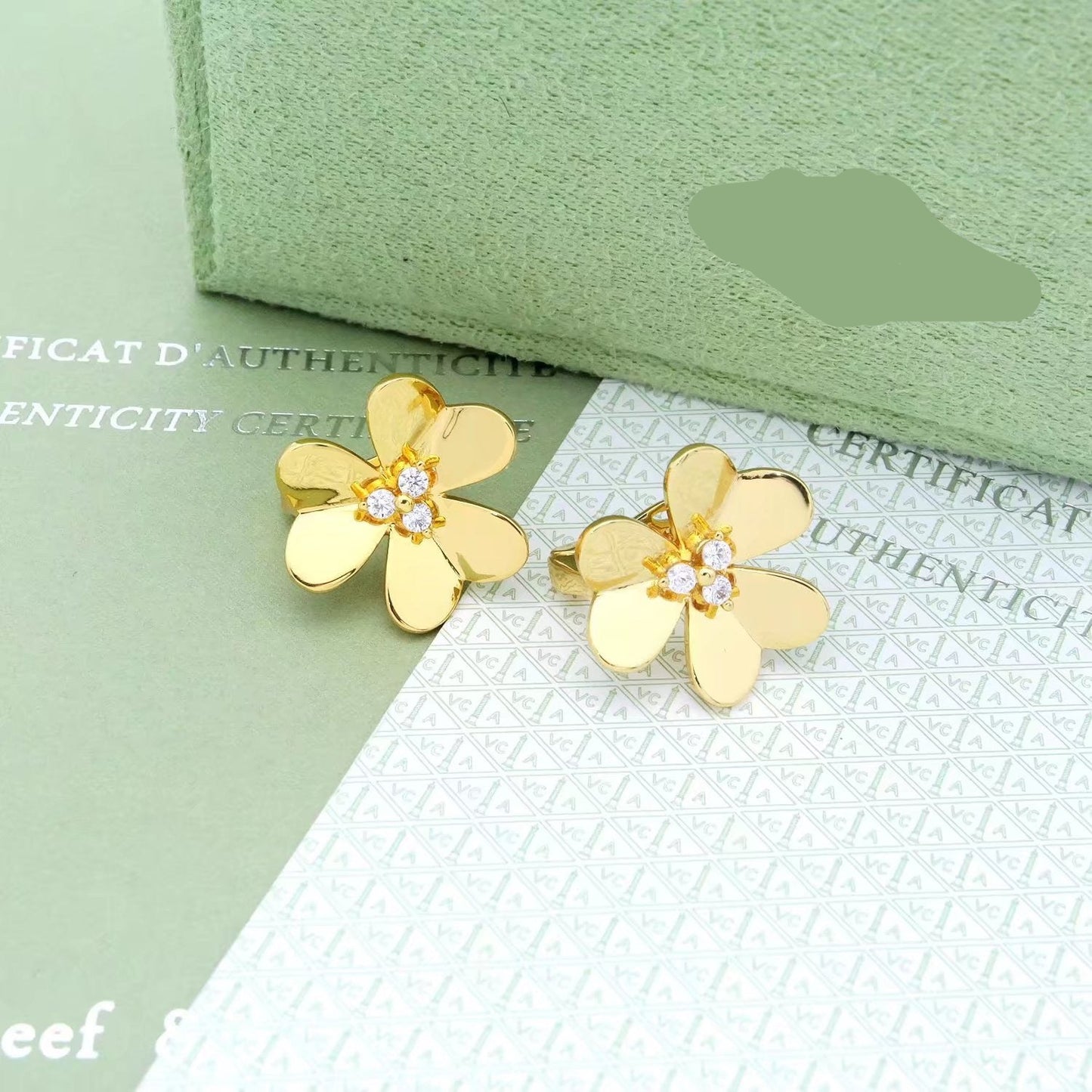 ¡®Aura Jewels¡¯FRIVOLE EARRINGS- LARGE MODEL
