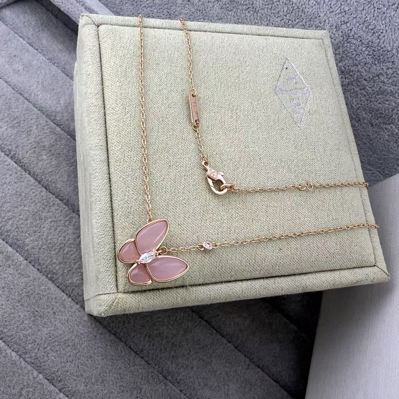 [Aura Jewels] Pink Butterfly Necklace