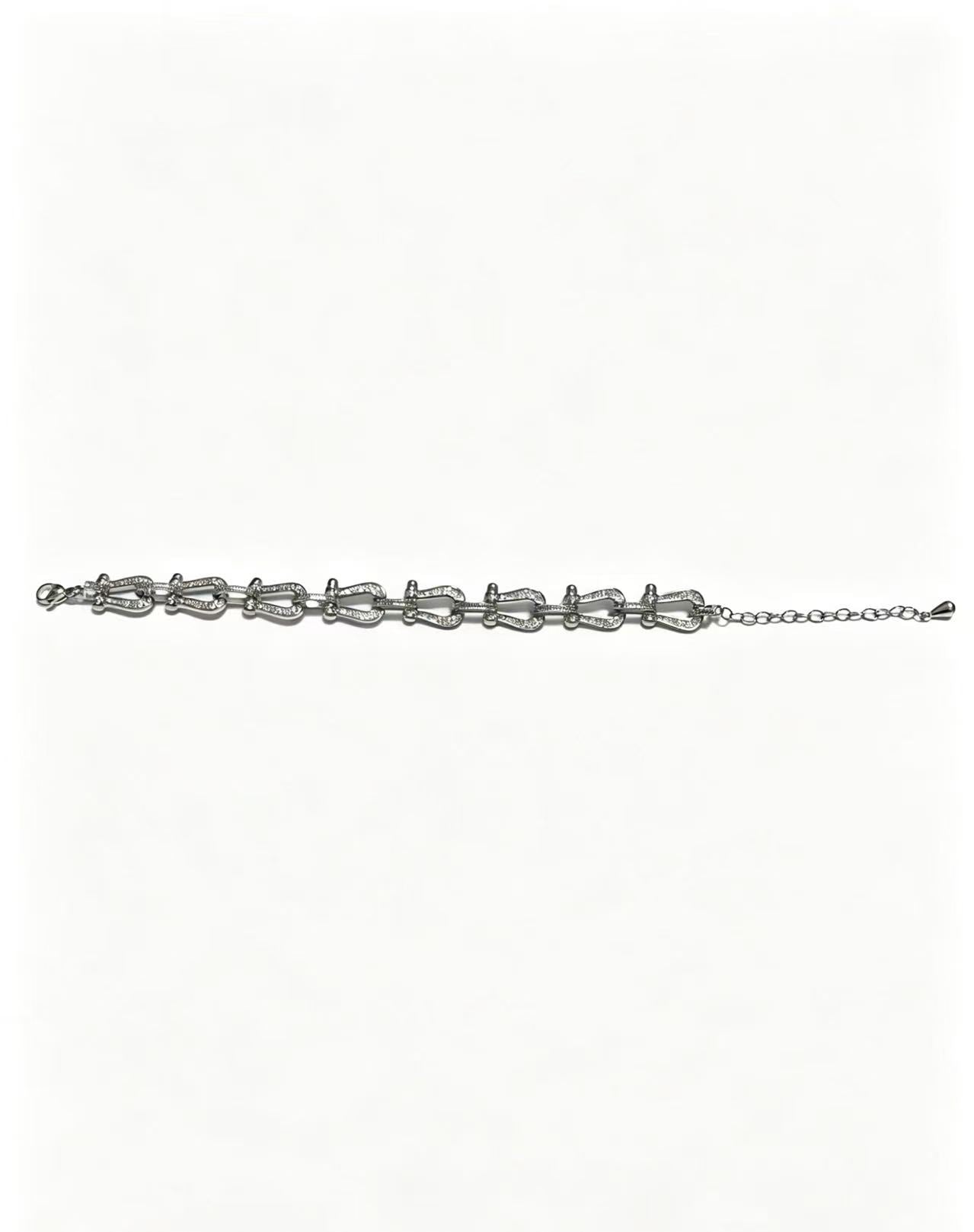 ¡®Aura JewelsDiamond-studded Horseshoe Bracelet