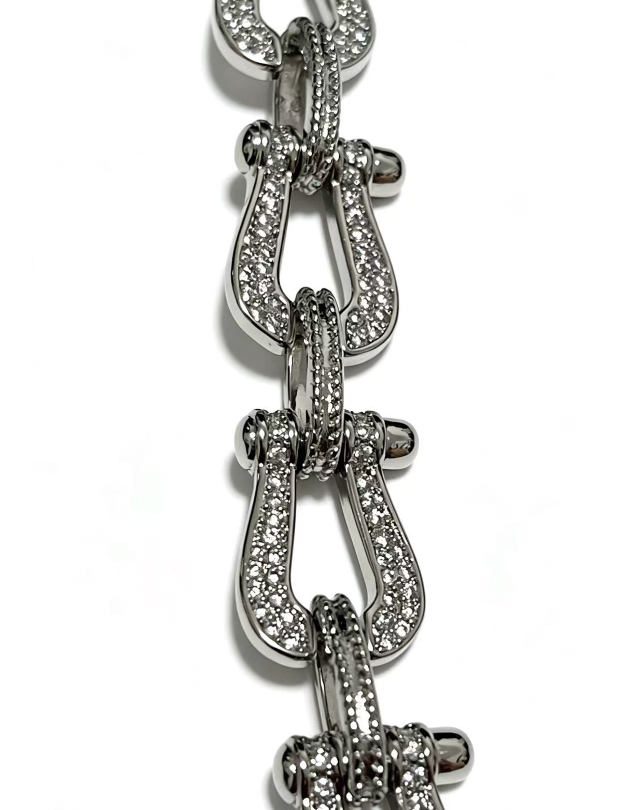 ¡®Aura JewelsDiamond-studded Horseshoe Bracelet