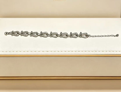 ¡®Aura JewelsDiamond-studded Horseshoe Bracelet
