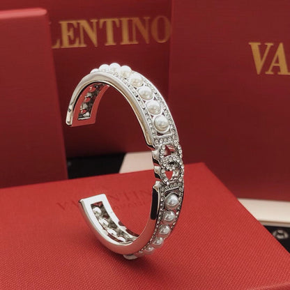 ¡®Aura JewelsOpen Cuff Bangle Set with Pearls and Fully Pavé Interlocking Double C Motif