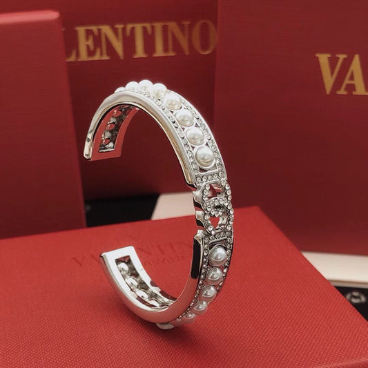 ¡®Aura JewelsOpen Cuff Bangle Set with Pearls and Fully Pavé Interlocking Double C Motif