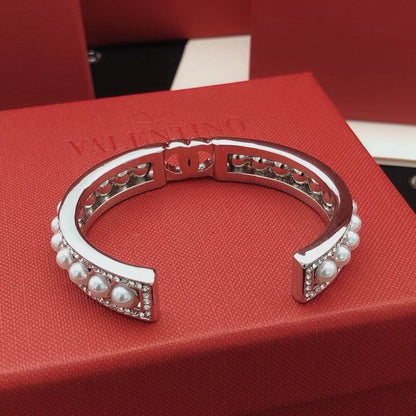 ¡®Aura JewelsOpen Cuff Bangle Set with Pearls and Fully Pavé Interlocking Double C Motif