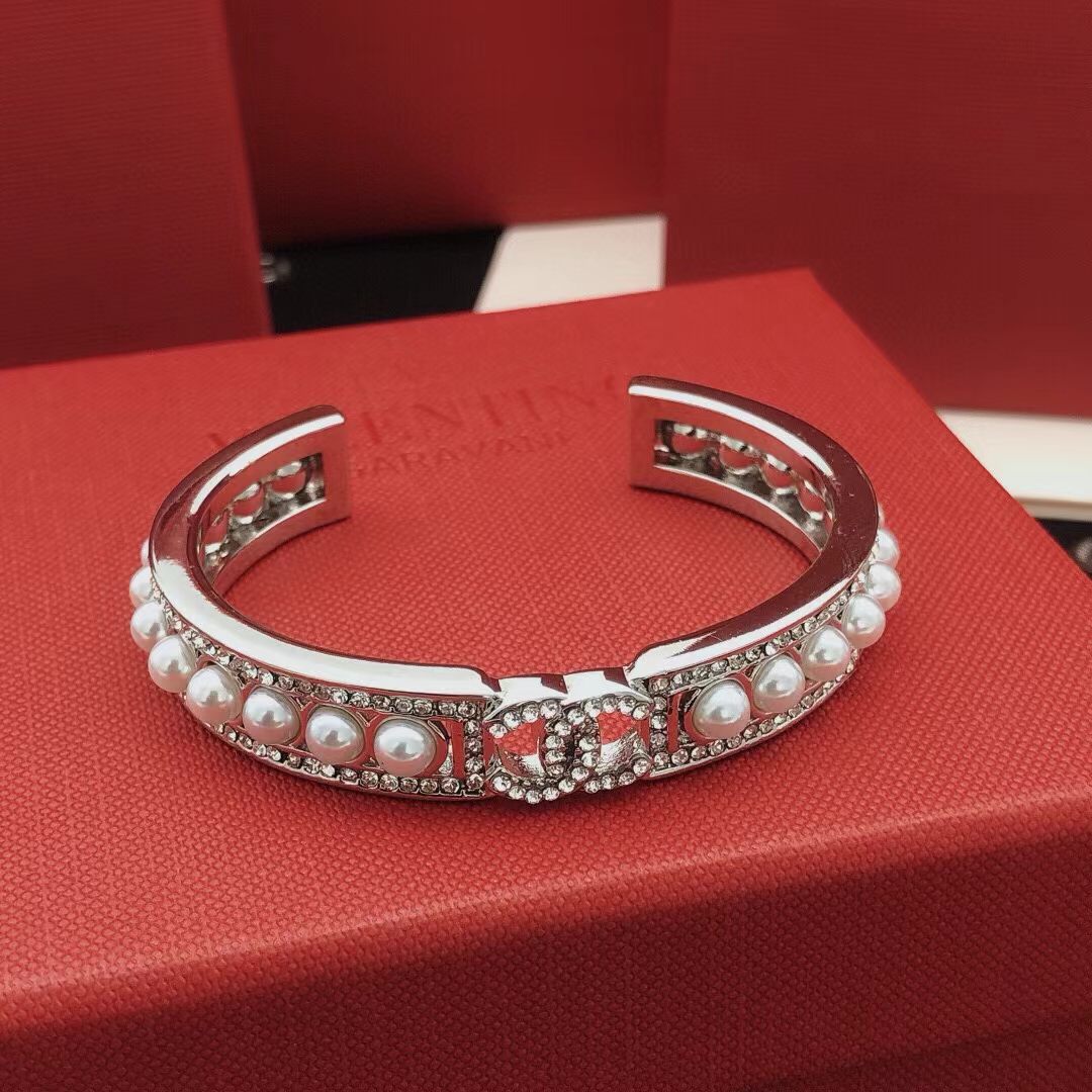 ¡®Aura JewelsOpen Cuff Bangle Set with Pearls and Fully Pavé Interlocking Double C Motif