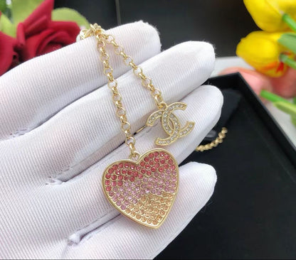 [Aura Jewels]Gradient Crystal Heart Pendant Necklace