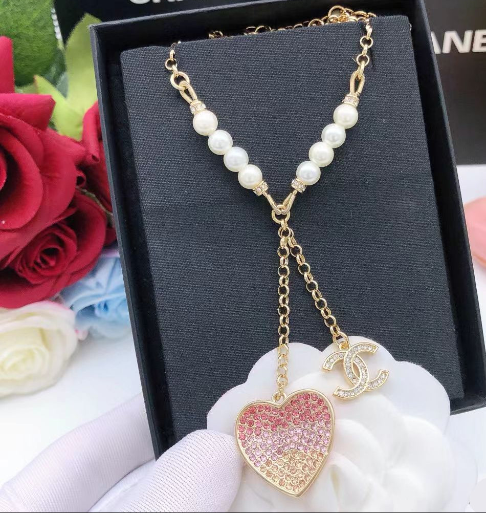[Aura Jewels]Gradient Crystal Heart Pendant Necklace