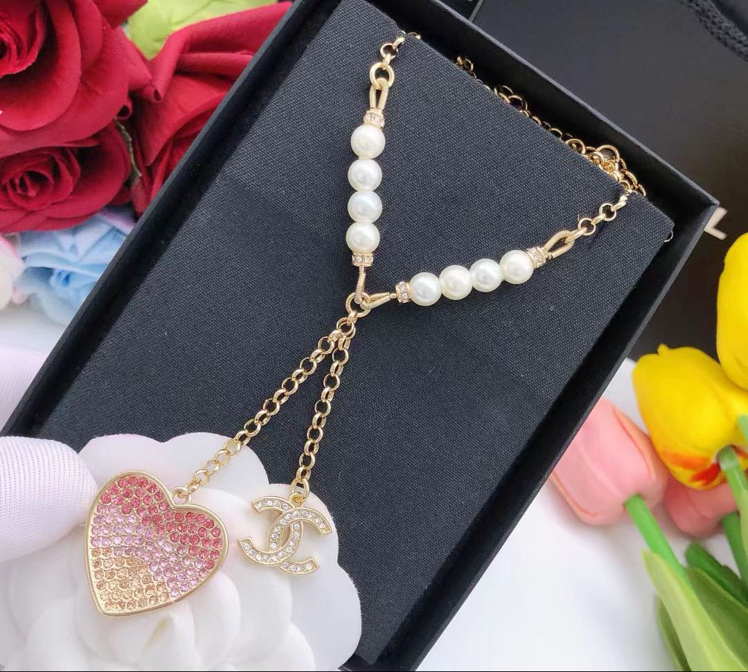 [Aura Jewels]Gradient Crystal Heart Pendant Necklace