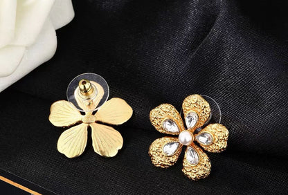 [Aura Jewels]Vintage Hammered Gold Camellia Pearl Teardrop Crystal Stud Earrings