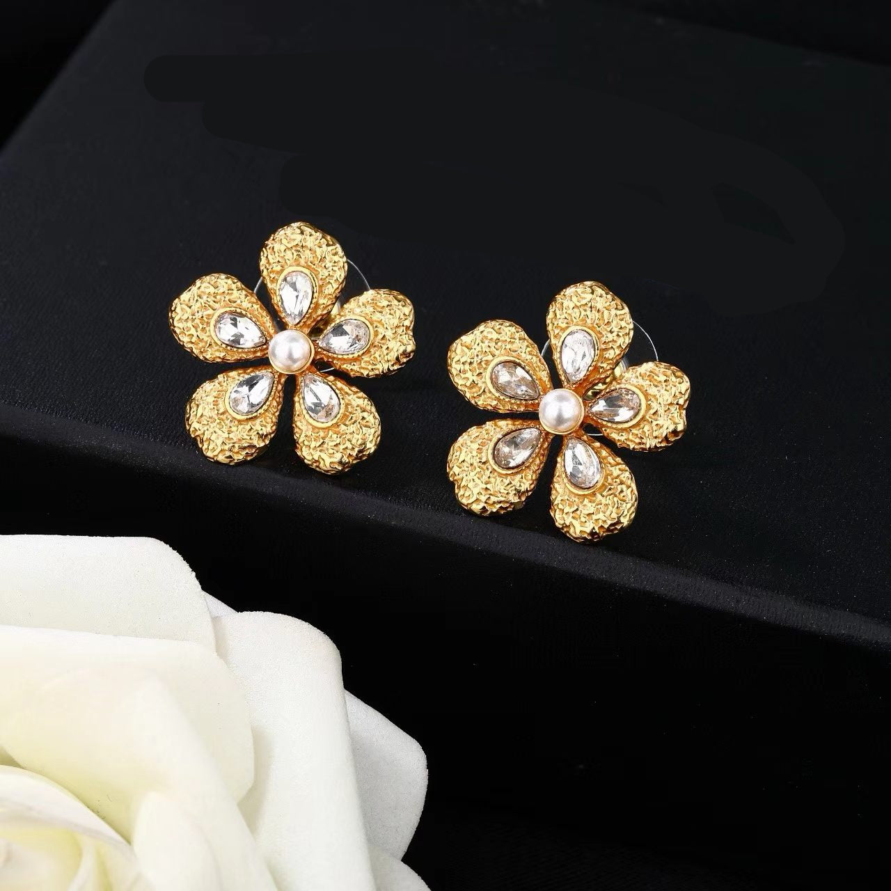 [Aura Jewels]Vintage Hammered Gold Camellia Pearl Teardrop Crystal Stud Earrings
