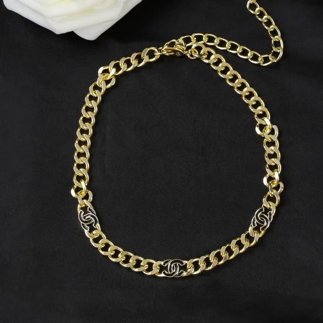 [Aura Jewels]Thick Curb Chain with White Enamel