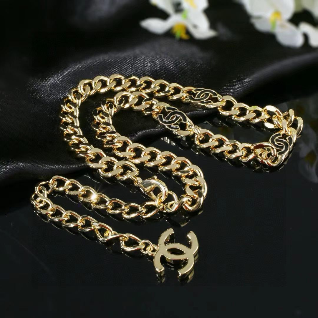 [Aura Jewels]Thick Curb Chain with White Enamel
