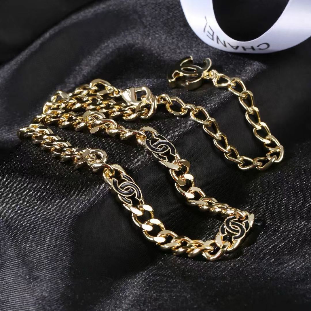 [Aura Jewels]Thick Curb Chain with White Enamel