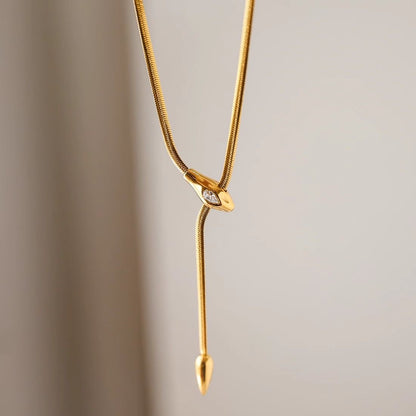 Niche Luxury Women’s Gold Snake Clavicle Chain, Zircon Snake Head Design, High-End Texture