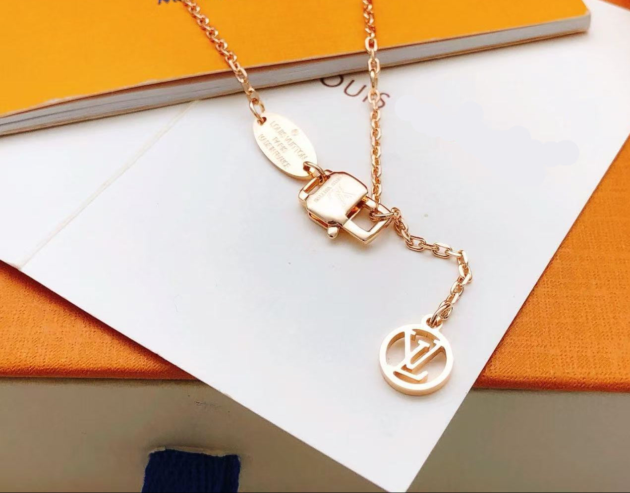 ¡®Aura Jewels¡¯Rose Gold White Mother-of-Pearl Tassel Necklace