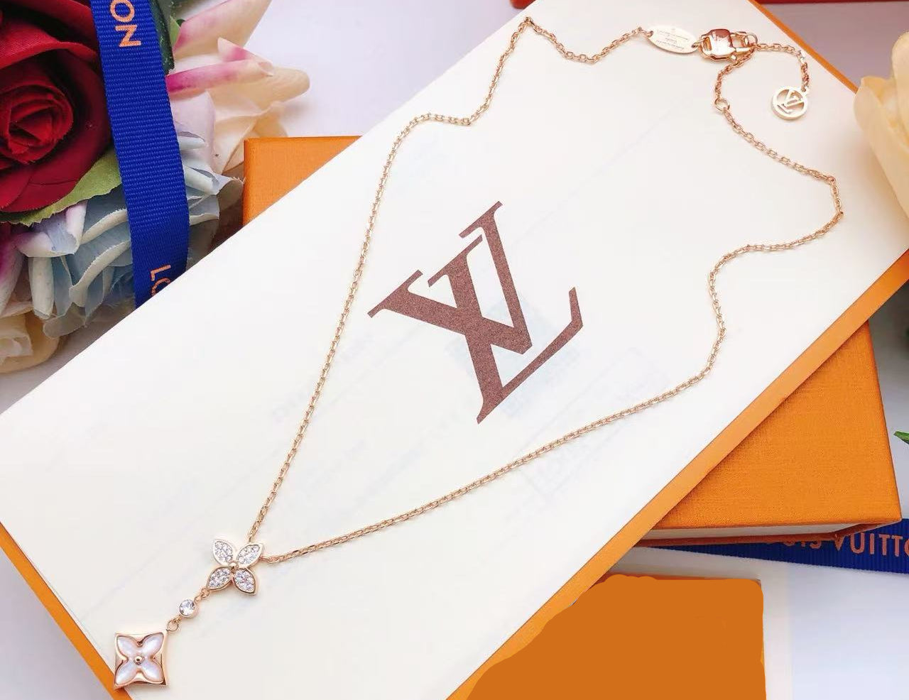 ¡®Aura Jewels¡¯Rose Gold White Mother-of-Pearl Tassel Necklace