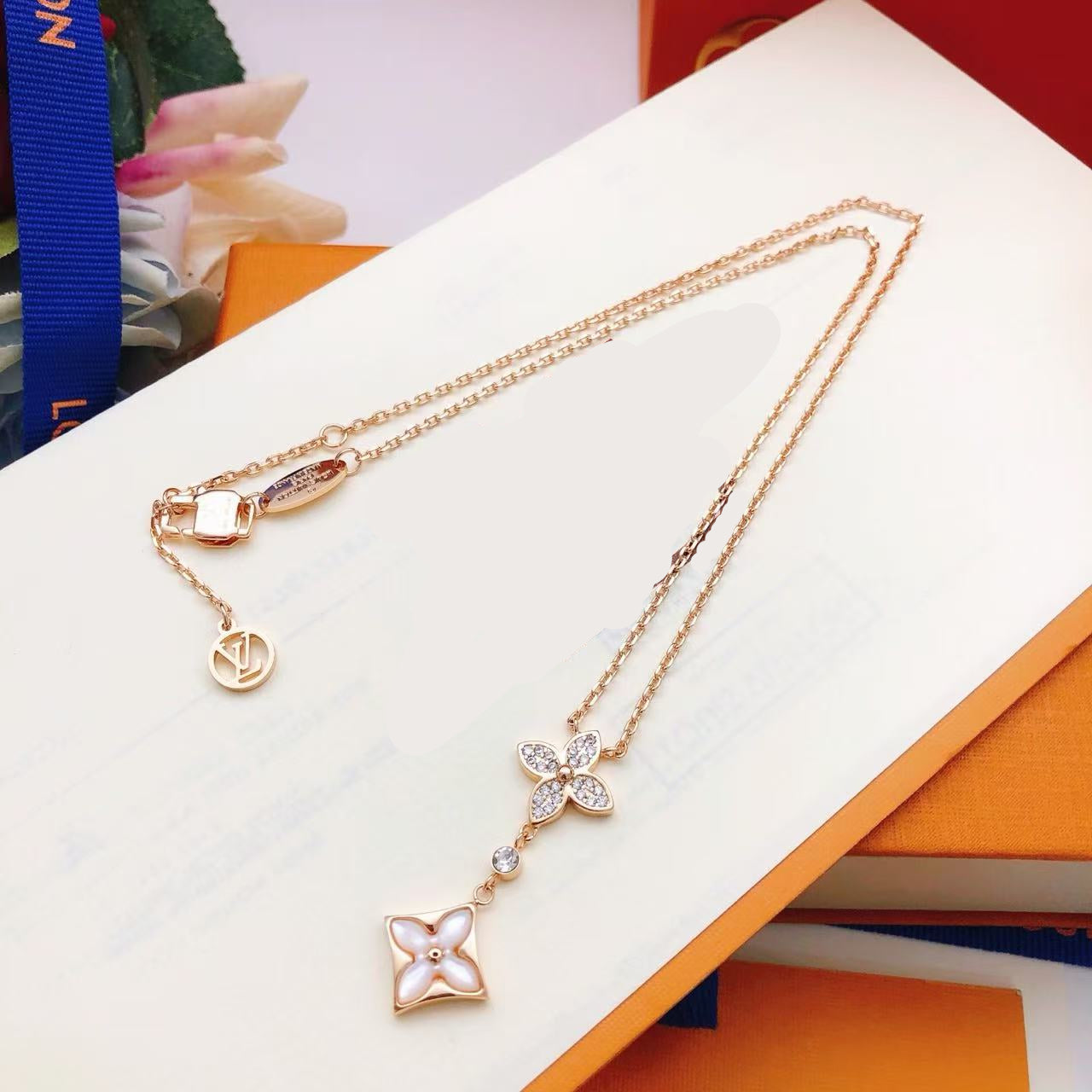 ¡®Aura Jewels¡¯Rose Gold White Mother-of-Pearl Tassel Necklace