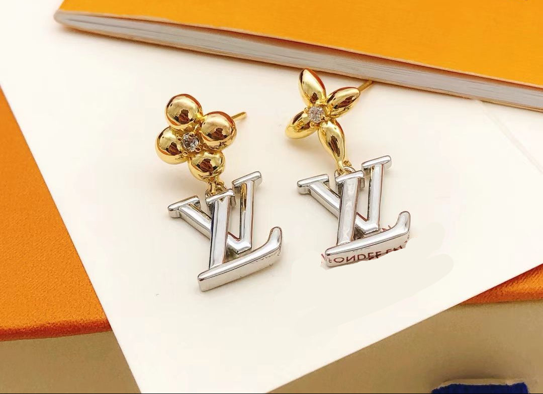 ¡®Aura Jewels¡¯Floragram Earrings