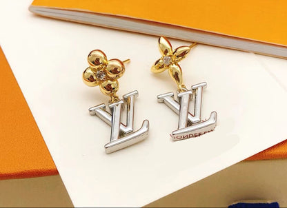 ¡®Aura Jewels¡¯Floragram Earrings