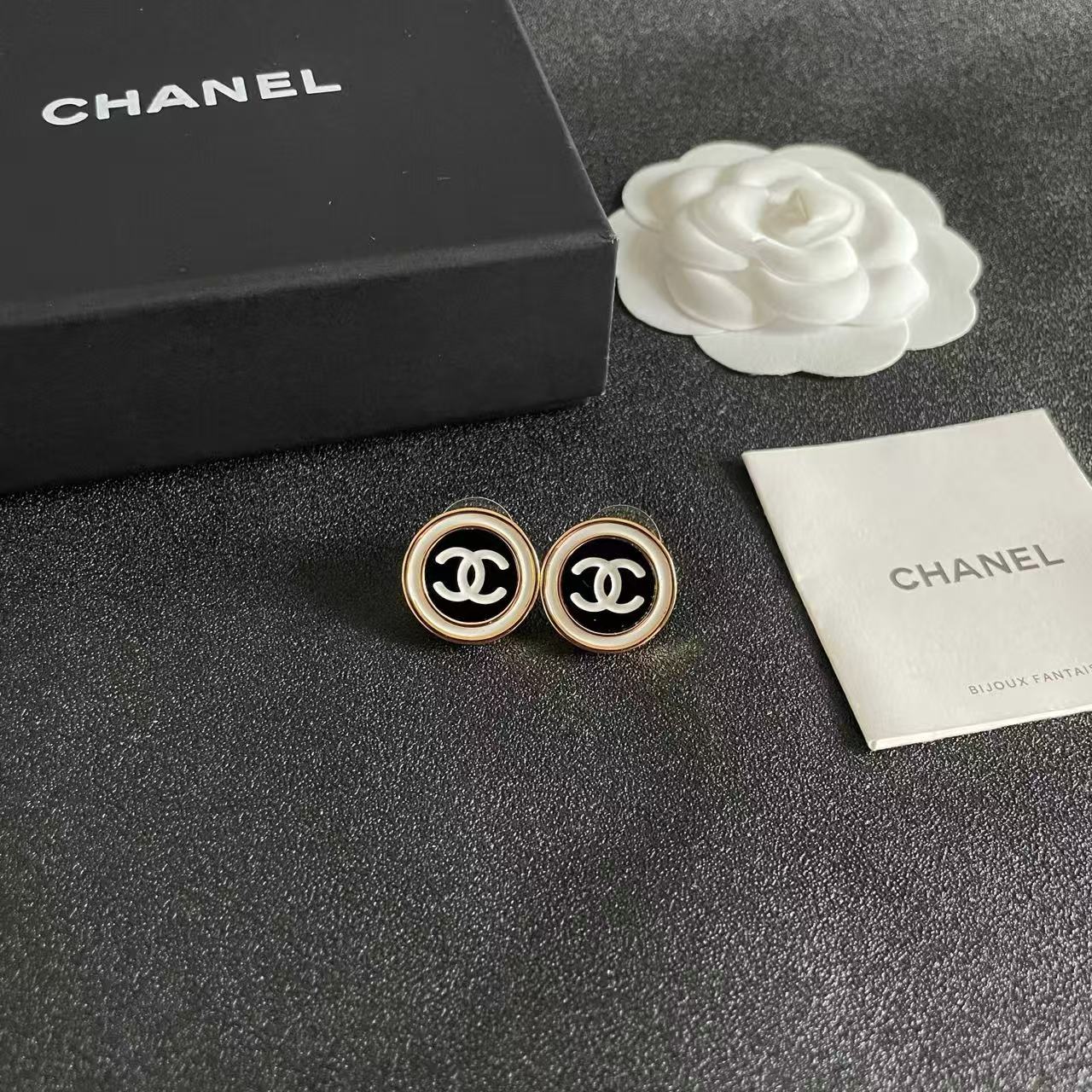 [Aura Jewels]Classic Double C Stud Earrings