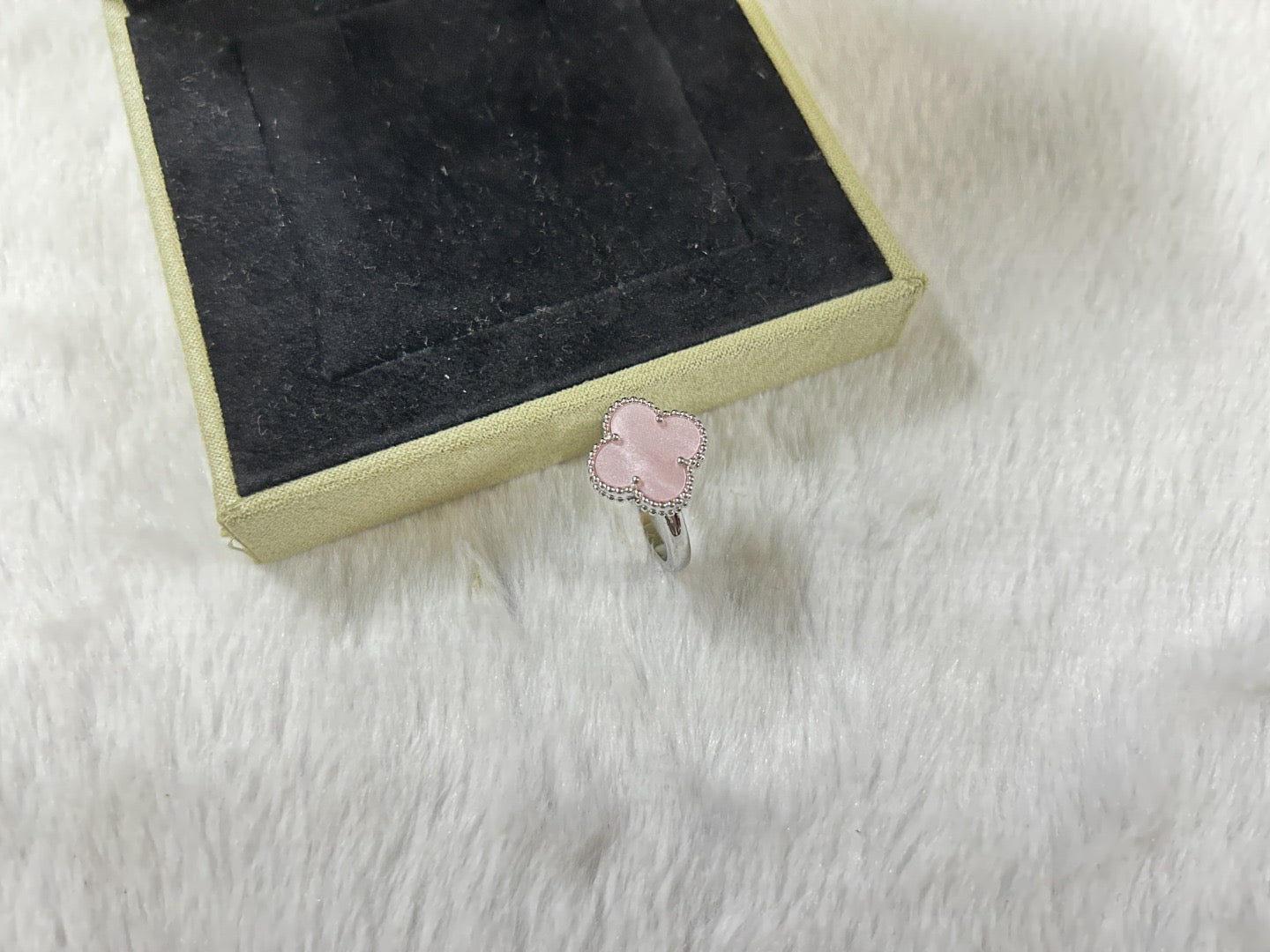 [Aura Jewels]Pink Clover Ring