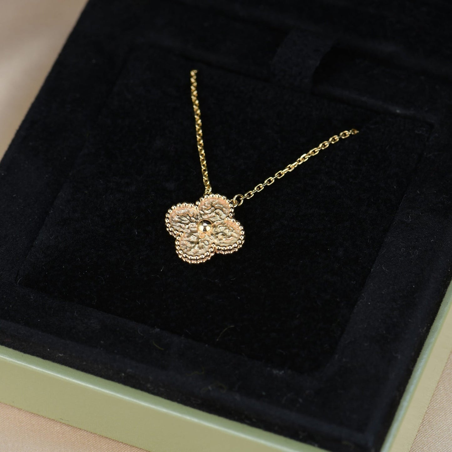 ¡®Aura Jewels¡¯CLOVER 15MM  BRONZING NECKLACE