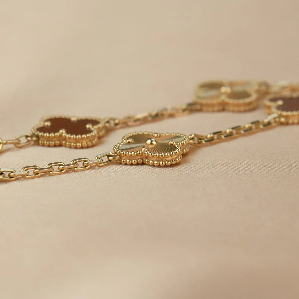 [Aura Jewels]New  CLOVER 5 MOTIF RED CORNELIAN BRACELET COLLECTION