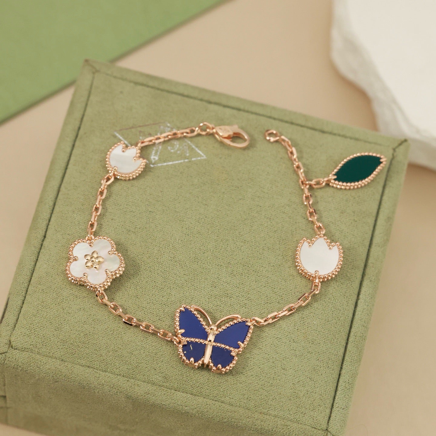 [Aura Jewels]LUCKY SPRING BUTTERFLY 5 MOTIF BRACELET