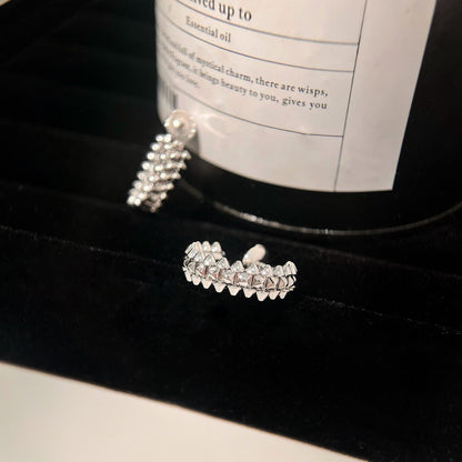¡®Aura Jewels¡¯CLASH SMALL HOOP EARRINGS