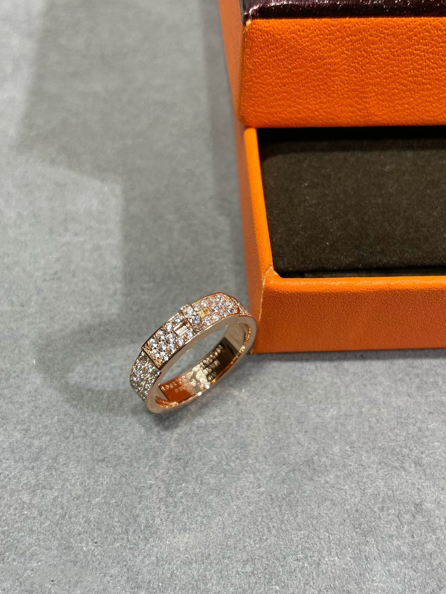¡®Aura Jewels¡¯KELLY PINK GOLD DIAMOND RING