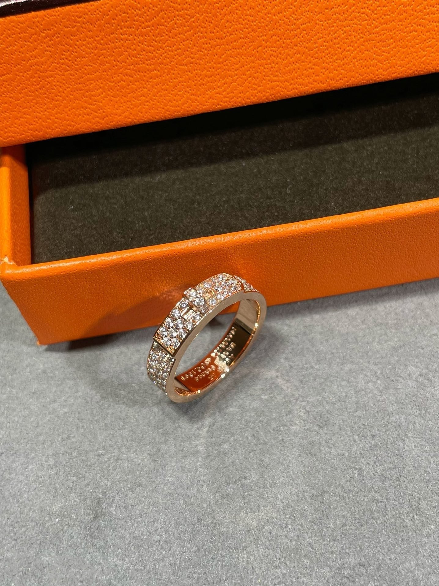 ¡®Aura Jewels¡¯KELLY PINK GOLD DIAMOND RING