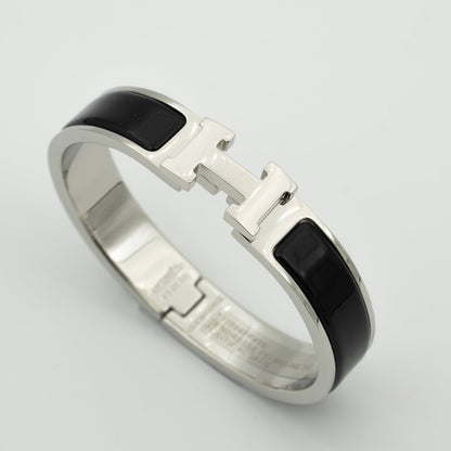 ¡®Aura Jewels¡¯H BLACK BRACELET