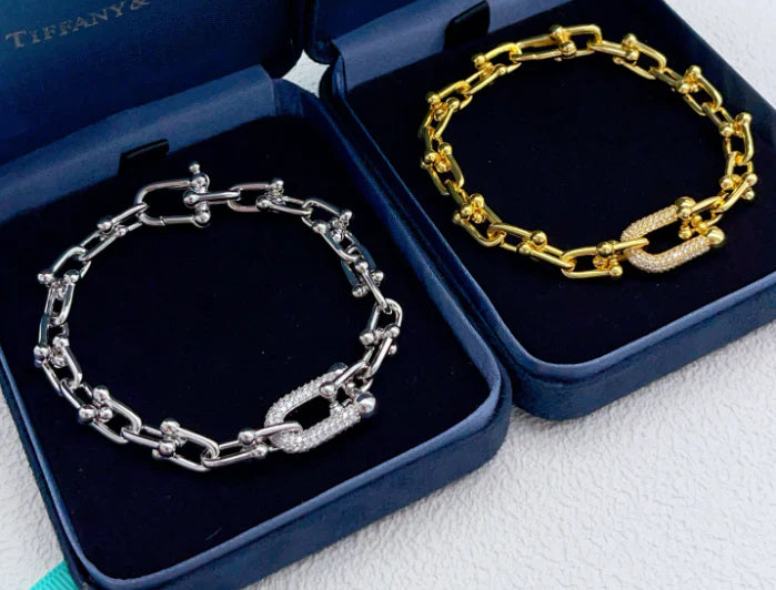 [Aura Jewels] TF HORSESHOE BUCKLE DIAMOND BRACELET
