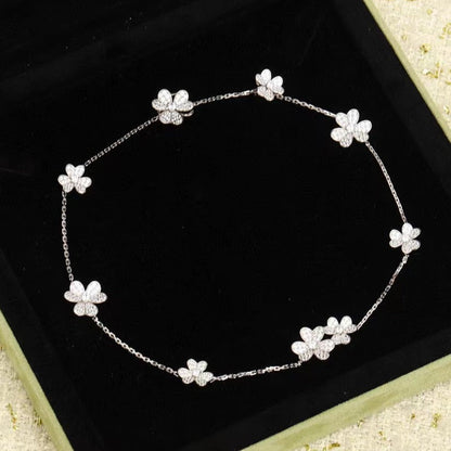 ¡®Aura Jewels¡¯FRIVOLE SILVER 9 FLOWERS NECKLACE