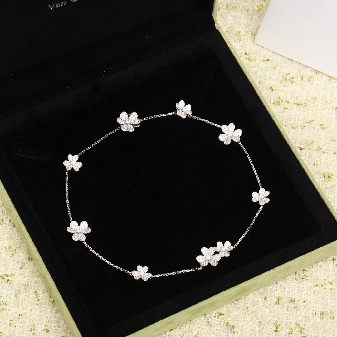 ¡®Aura Jewels¡¯FRIVOLE SILVER 9 FLOWERS NECKLACE