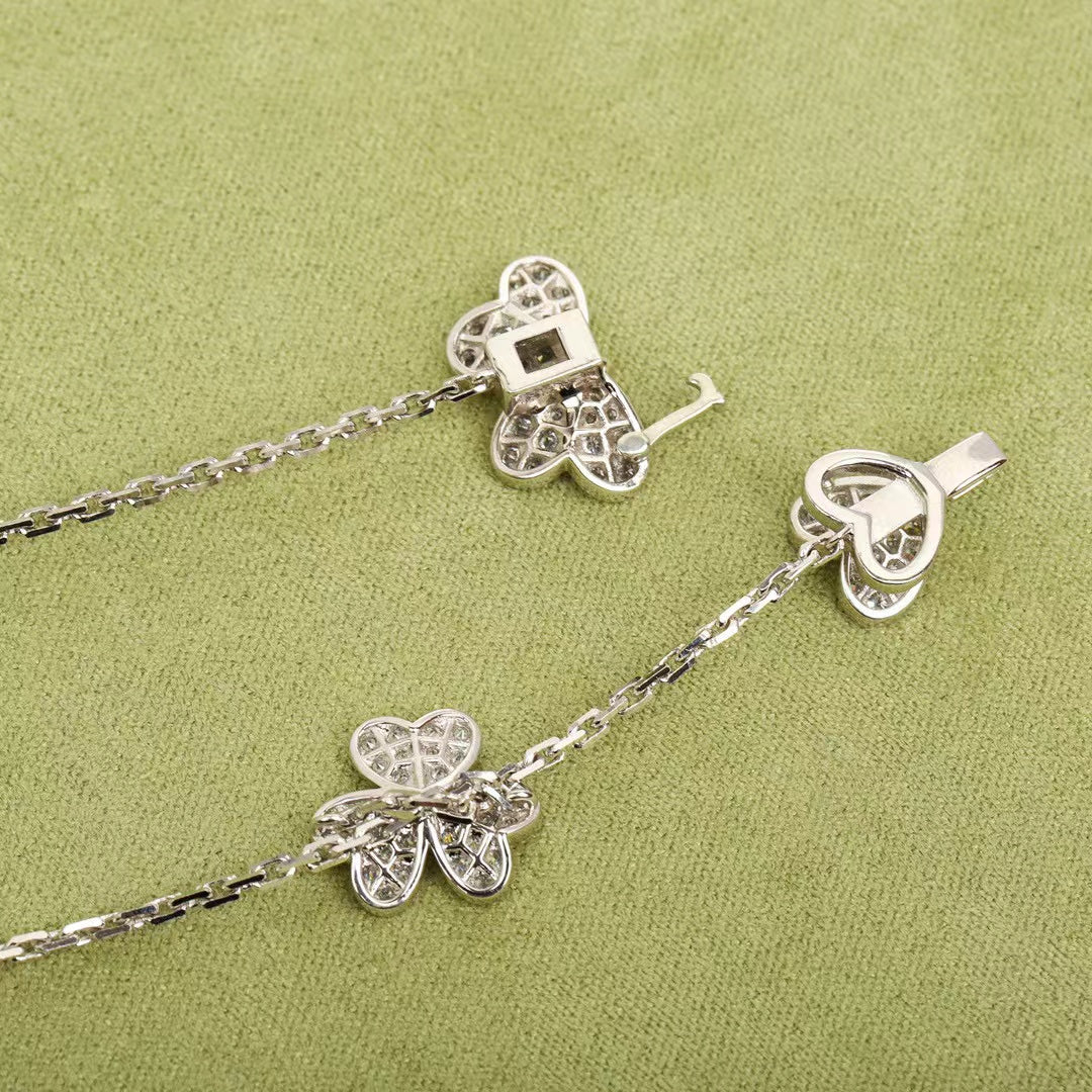 ¡®Aura Jewels¡¯FRIVOLE SILVER 9 FLOWERS NECKLACE