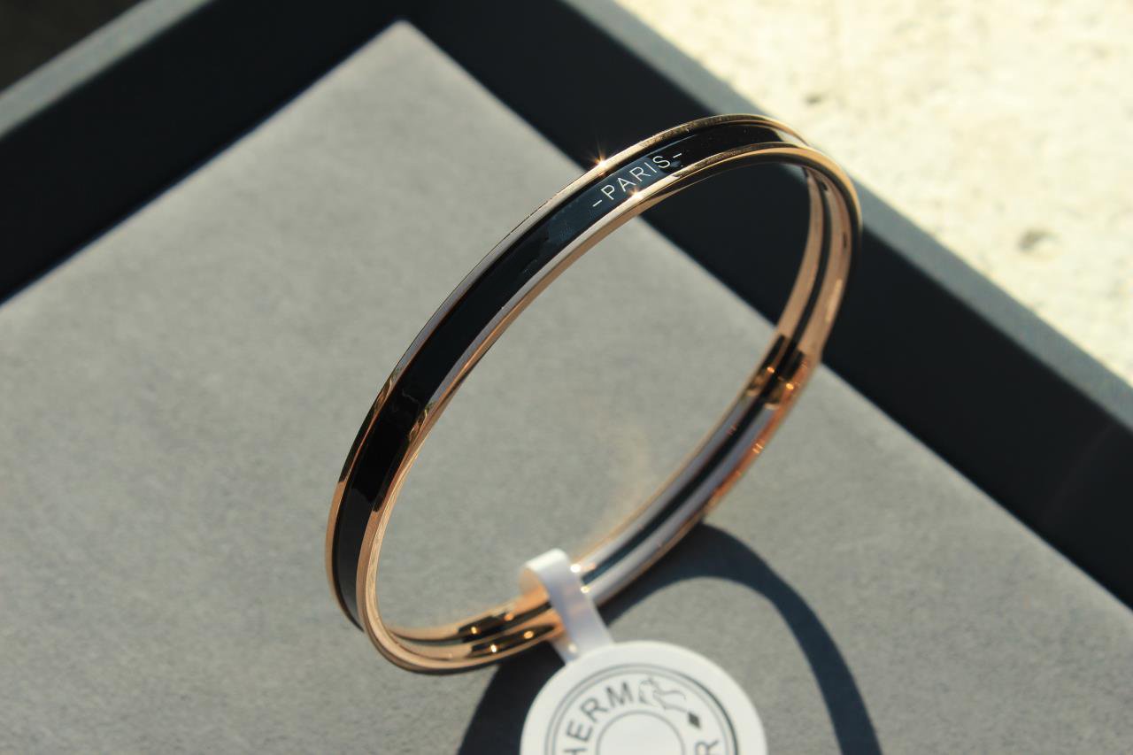 ¡®Aura Jewels¡¯HM UNI BANGLE BAG